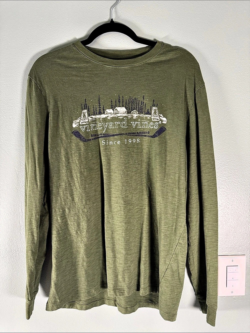 vineyard vines Long-Sleeve Graphic Tee Green Medium